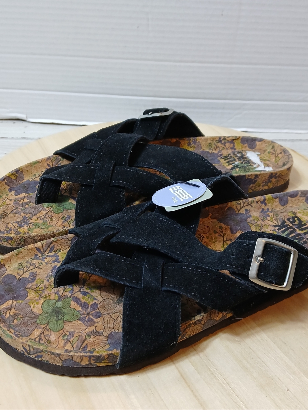 Muk Luks Shayna Terra Turf Black Suede Criss Cross Sandals Shoes Women's Size 11